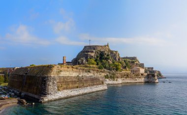 Korfu Adası'nda Yunan tapınağı