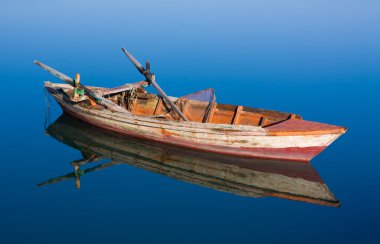 Denizde balıkçı teknesi