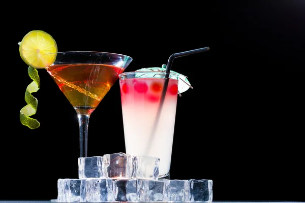 Cocktail met whisky en framboos bol — Stockfoto
