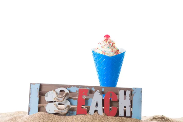Icecream cone on the beach — Stock Photo, Image