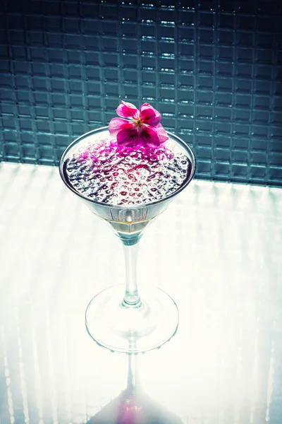 Cocktail com caviar e uísque — Fotografia de Stock