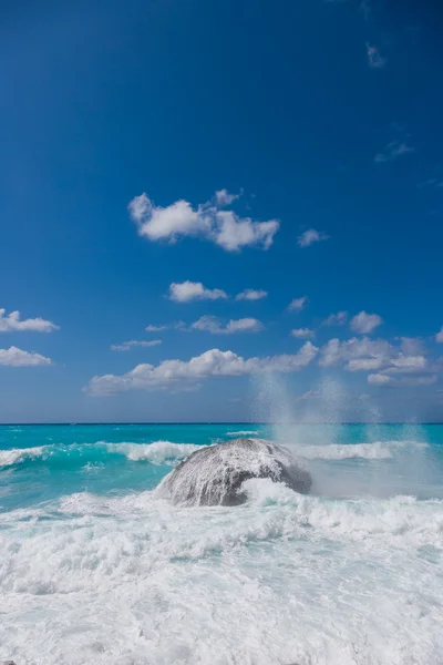 Plaja sălbatică a insulei Lefkada din Grecia — Fotografie, imagine de stoc