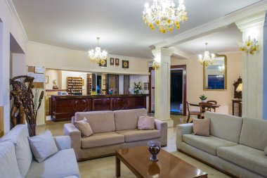 Beş yıldızlı lüks otel lobisinde