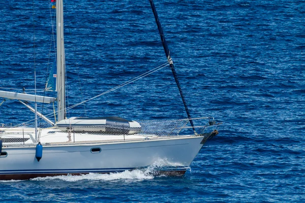 Sailing around Lefkada island i — Stock Photo, Image