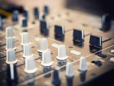 Dj kumanda cihazı-seçici odak closeup