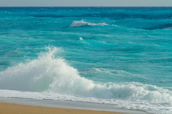 Ondas em colapso em Lefkada — Fotografia de Stock