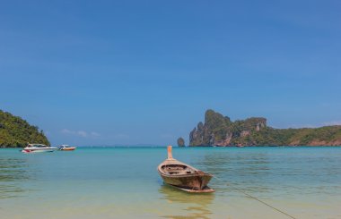 uzun kuyruklu tekne ruea asmak yao phi phi Island 