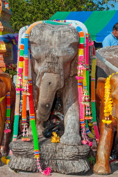 Elephants at the Phuket lighthouse — Stock Photo, Image