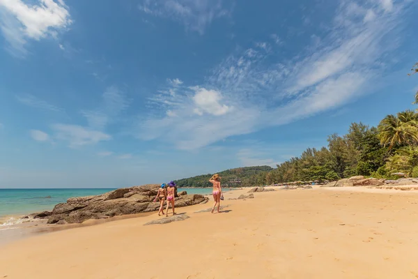 Paradisiske Freedom Beach Koh Phuket – stockfoto