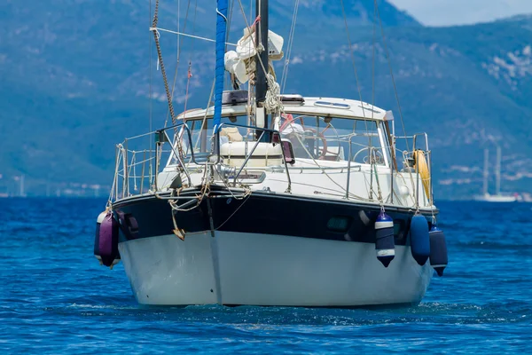 帆船游艇在爱奥尼亚海 — 图库照片