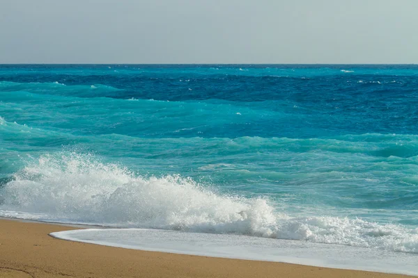 Ondas em colapso em Lefkada — Fotografia de Stock