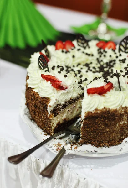 Cake on table — Stock Photo, Image