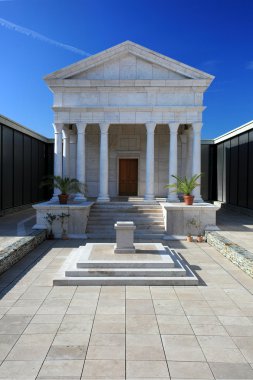 Roma binası