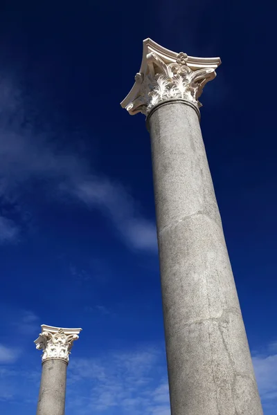 Colunas coríntias — Fotografia de Stock