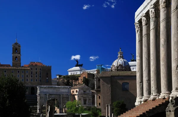 Ruinen des Forum Romanum in Rom — Stockfoto