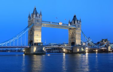 Londra 'daki Kule Köprüsü