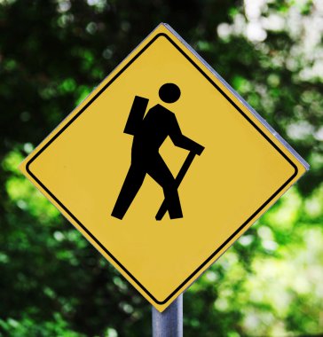 uzun yürüyüşe çıkan kimse piktogram