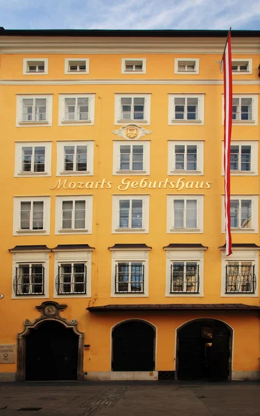 Mozart's birthplace in Salzburg — Stock Photo, Image