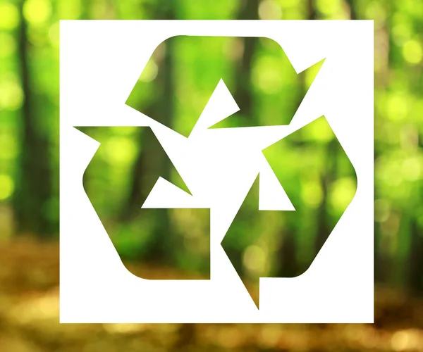 自然の背景によるリサイクルサイン — ストック写真