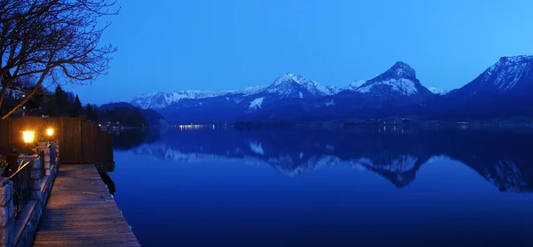 St. wolfgangsee v Rakousku v noci — Stock fotografie