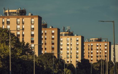 Doğu-Avrupa 'daki eski Sovyet beton bloklu evler