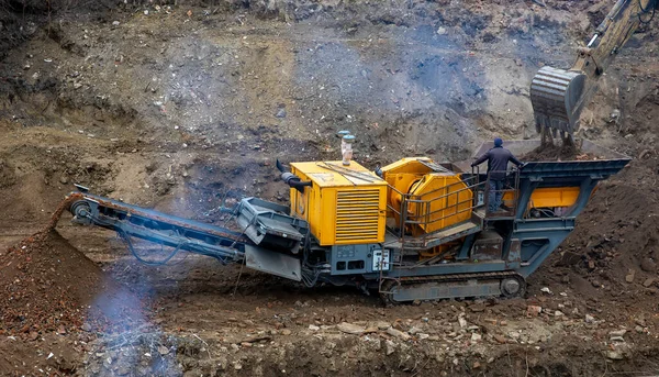 Trituradora Piedra Grúa Funcionamiento — Foto de Stock