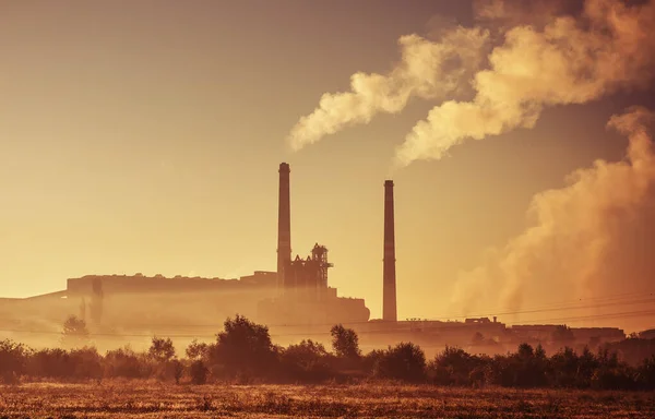 Centrale Électrique Avec Cheminée Fumeur — Photo