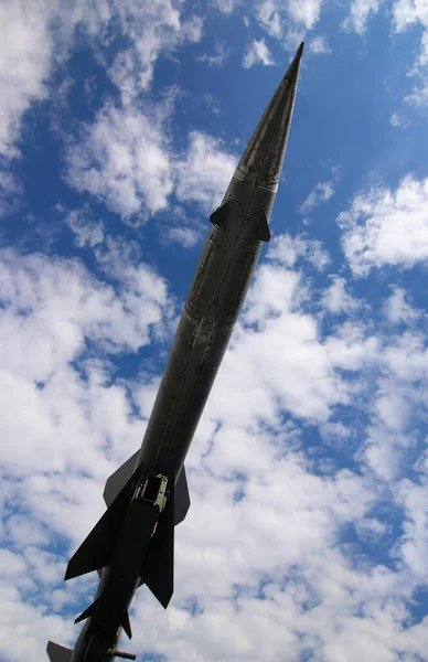 Russische Rakete Gegen Bewölkten Himmel — Stockfoto