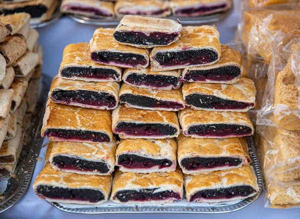 Montón Strudel Delicoius Relleno Con Apfel Amapola Cereza — Foto de Stock