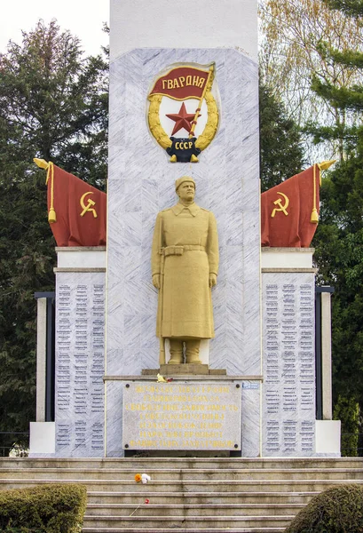 Gefallenes Sowjetisches Soldatendenkmal Auf Friedhof — Stockfoto