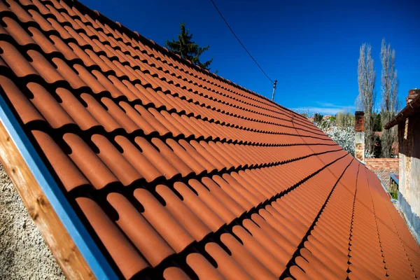 Red Tiled Roof Blue Sky — Stock Photo, Image