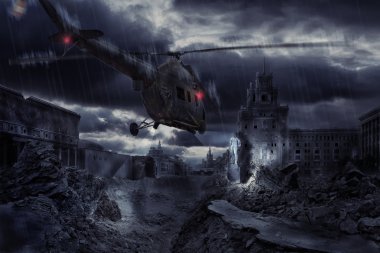 Helikopter harabe şehrin üzerinde fırtına sırasında