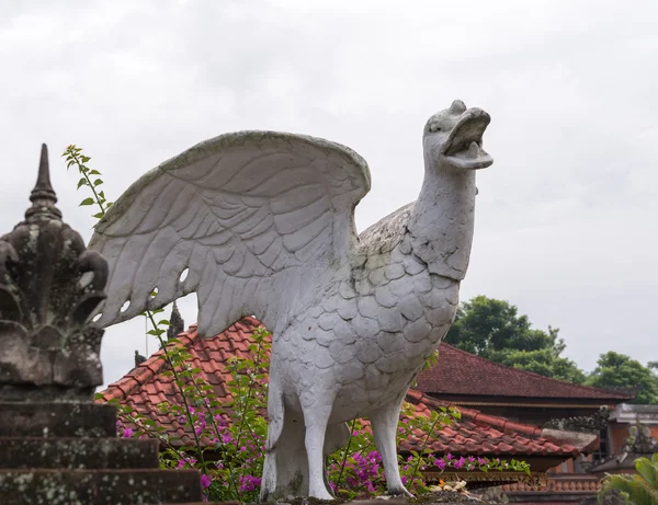 Statue of sacred duck — Stock Photo, Image