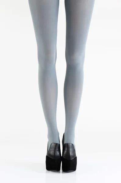 Dlouhé štíhlé ženské nohy — Stock fotografie