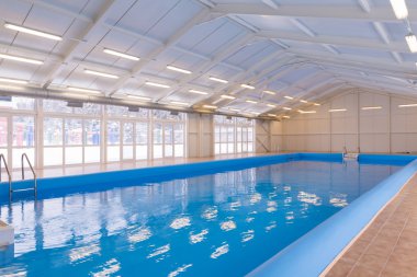 Kapalı Yüzme Havuzu