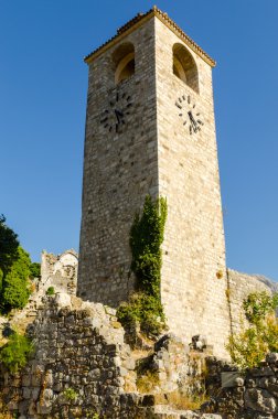Karadağ 'ın eski barında kule