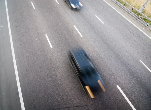 Autos auf einer Straße — Stockfoto