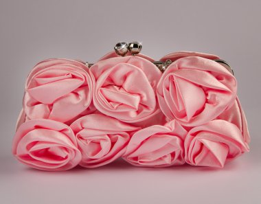 kadın el çantası gri arka plan