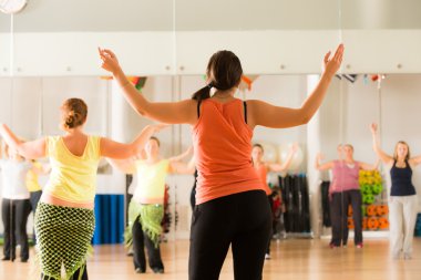 Kadınlar için dans dersleri