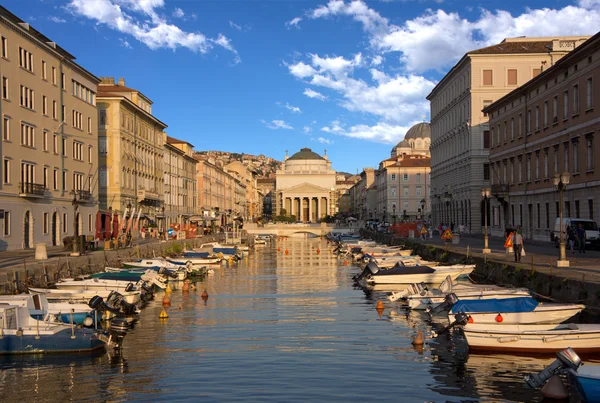 A Grand Canal, Trieszt, Olaszország — Stock Fotó