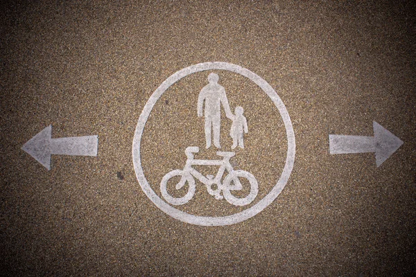 歩行者と自転車専用レーン標識 — ストック写真