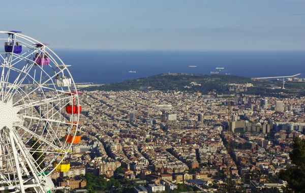 Noria über barcelona — Stockfoto