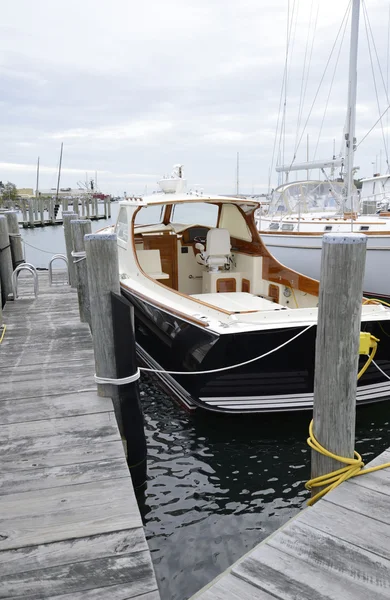 Barcos atracados no porto por Stonington Connecticut — Fotografia de Stock