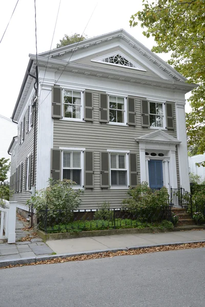 Stonington Connecticut'ta tan federal tarzı ev — Stok fotoğraf