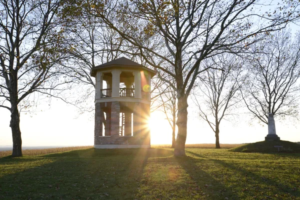 Torre ao pôr do sol — Fotografia de Stock