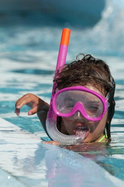 Menina com uma máscara para mergulho — Fotografia de Stock