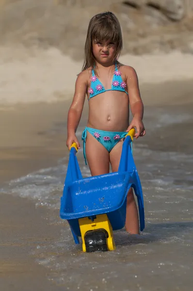 Bambino sulla spiaggia — Foto Stock