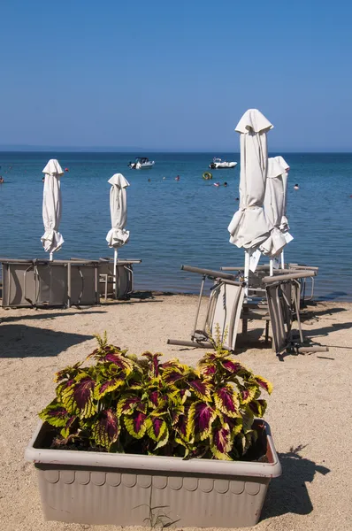 Praia no resort mediterrânico — Fotografia de Stock