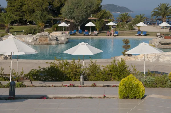 Luxus-Pool im Tropenhotel — Stockfoto