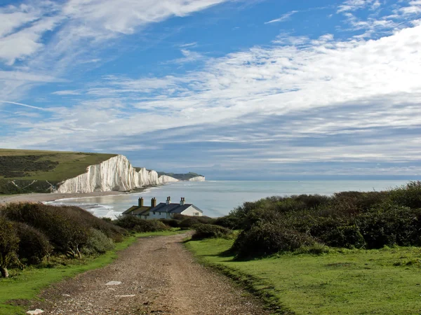 yedi kız kardeş ve Sahil Güvenlik evler